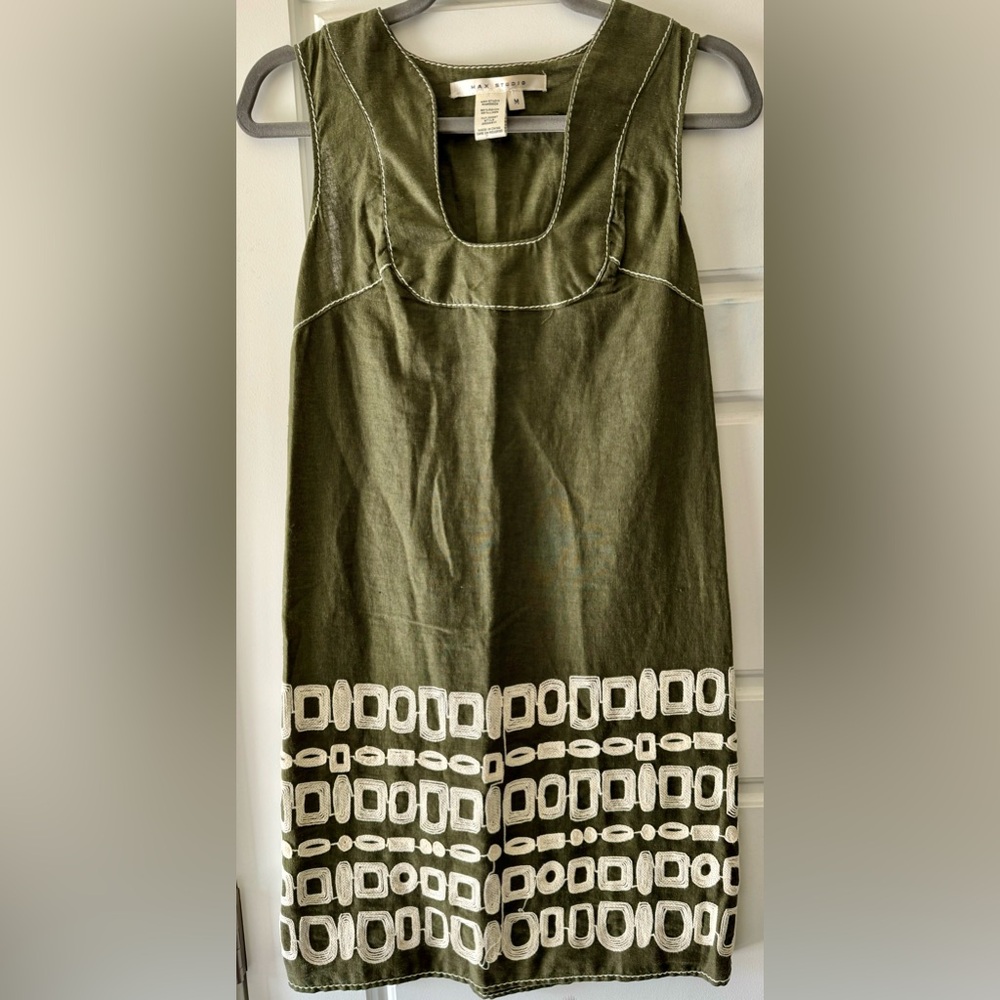 Max Studio Olive Green Sleeveless Dress with White Geo Hem